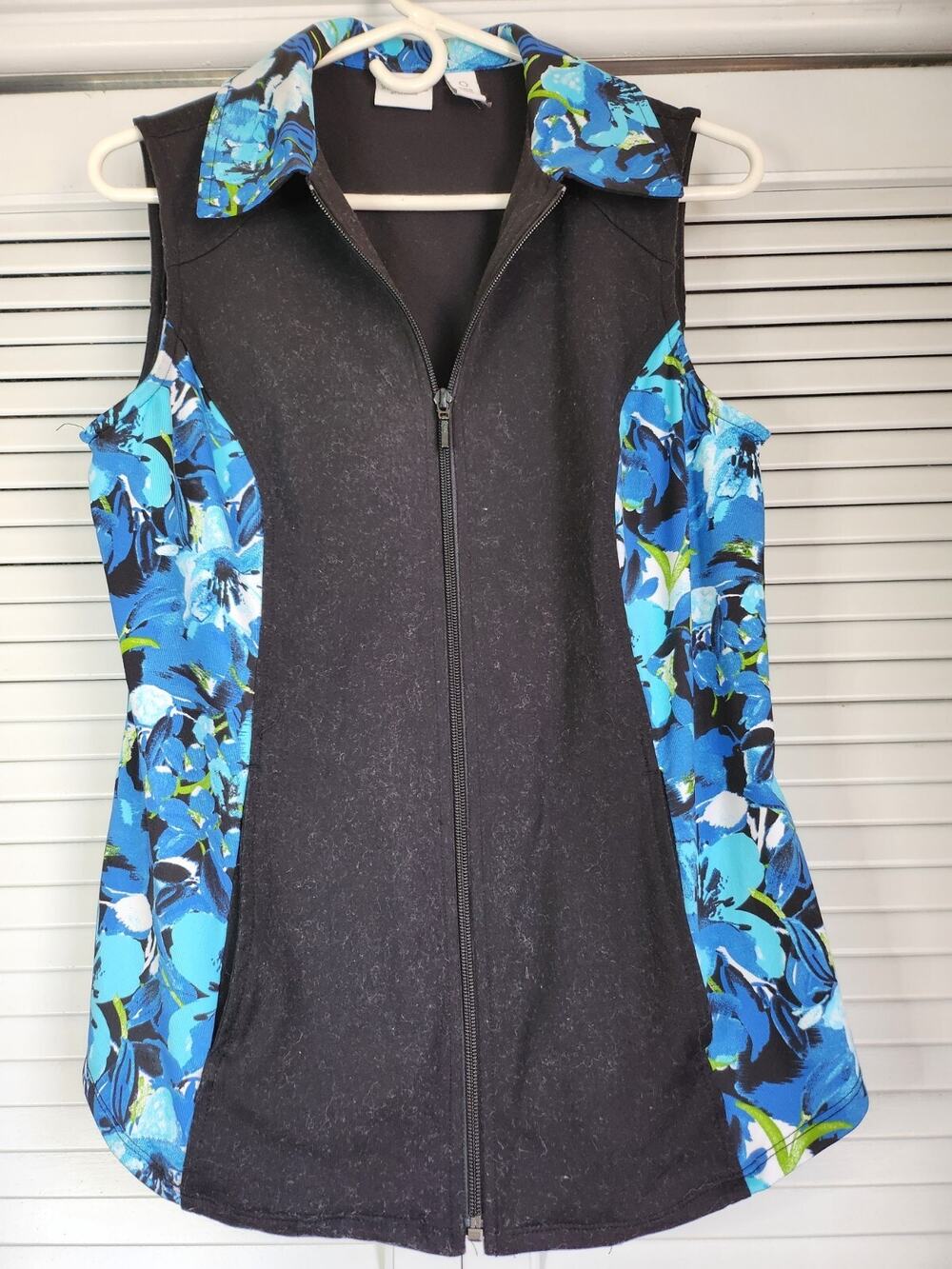 Weekends Chicos Floral Vest SMALL Size Black Blue Women's